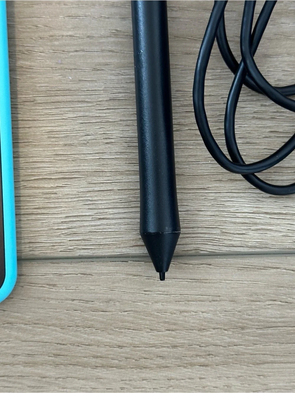 Wacom Portable Drawing Tablet with Stylus - Turquoise